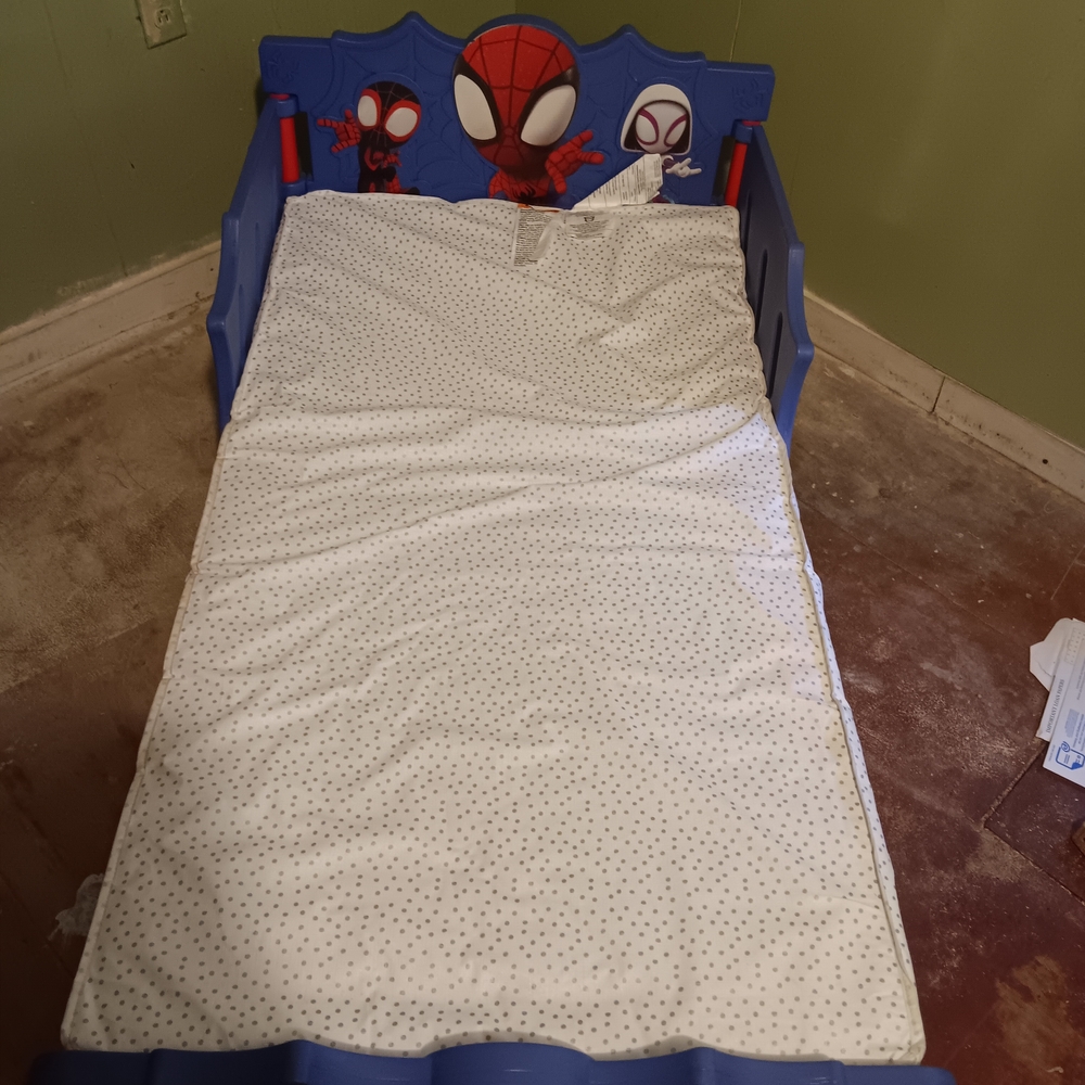Spider-Man Toddler Bed with White Polka Dot Bedding